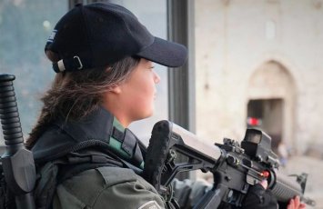 Fələstinliyə aşiq olan yəhudi qadın hərbçi İsrail ordusunda böyük ajiotaj yaratdı...