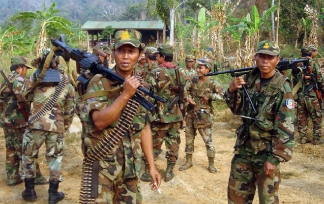 Таиланд передал Камбодже 18 плененных военнослужащих в рамках соглашения о прекращении огня