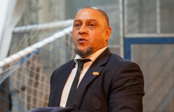 Roberto Karlos təcili ürək əməliyyatı keçirdi