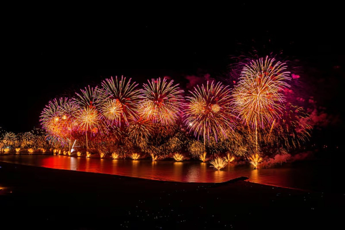 В Абу-Даби установили новый мировой рекорд по продолжительности фейерверка-ФОТО-ВИДЕО