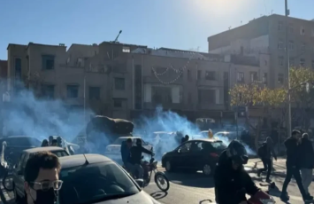 İranda etirazlar pik həddə: İqtisadi çöküş qiyama çevrilir – “Molla rejimi”nin sonu yaxınlaşır?