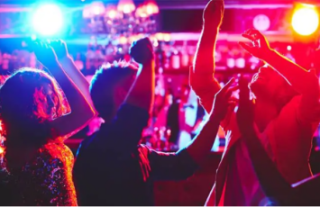 Şirkətin 183 min pulunu belə xərclədi - İçki məclisləri, bahalı telefonlar...