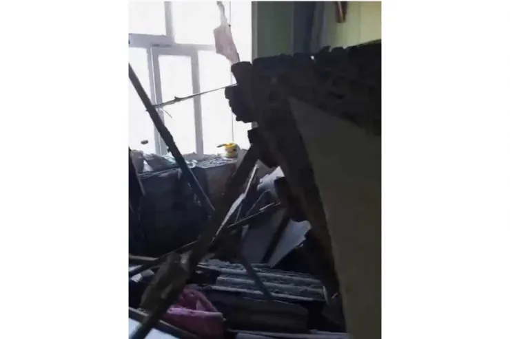 Şabranda evin tavanı çökdü, yaralılar var - FOTO