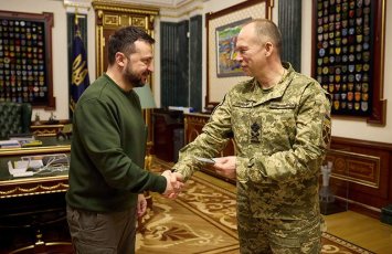 Зеленский разъяснил, будет ли менять Сырского