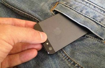 Atasının telefonunu oğurlayıb 60 manata satdı