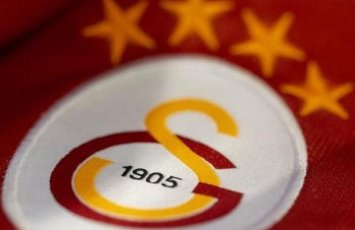 “Qalatasaray” iki futbolçusu ilə yollarını ayırdı