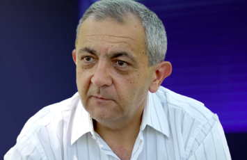 Ərəstun Oruclunun məhkəməsi başladı