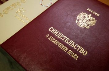 В России суд аннулировал брак с азербайджанкой умершего на войне мужчины, чтобы отдать выплаты русской