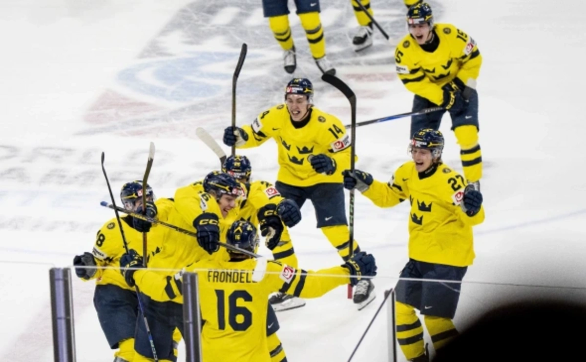 Сборная Швеции впервые за 14 лет выиграла молодежный ЧМ по хоккею