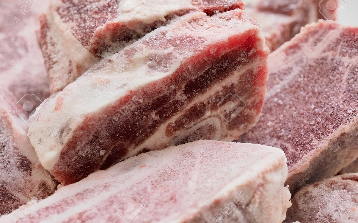 Азербайджан ограничил ввоз мясной продукции из ряда регионов Ливана и Литвы