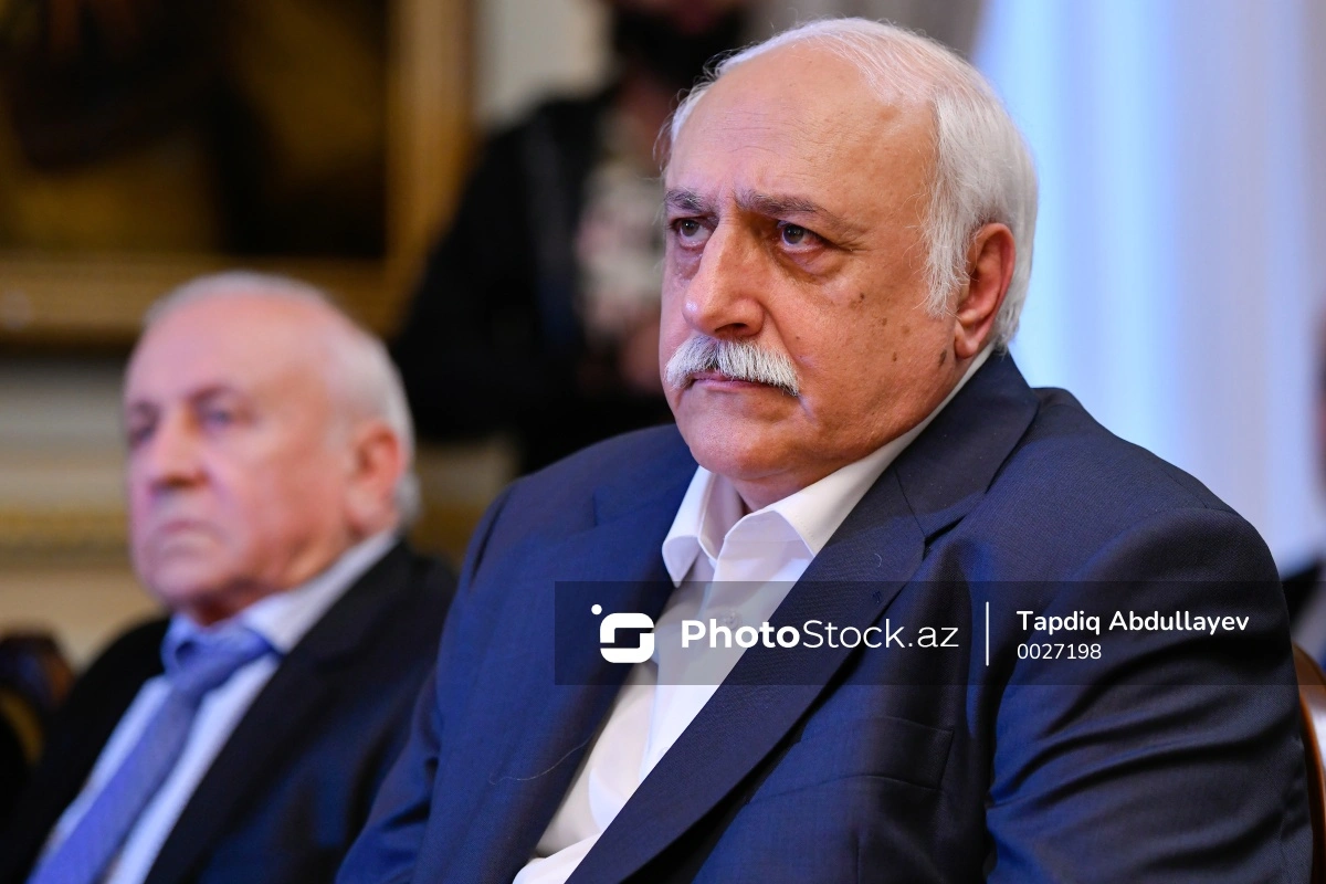 Площадь в Ичеришехер вновь назвали в честь деда композитора Эльдара Мансурова