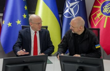 Ukrayna və Britaniya müdafiə əməkdaşlığı üzrə yol xəritəsini imzalayıb