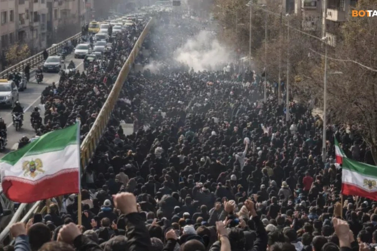 İranda etirazlar səngimir: Etirazçılara atəş açılıb, ölənlərin sayı artır