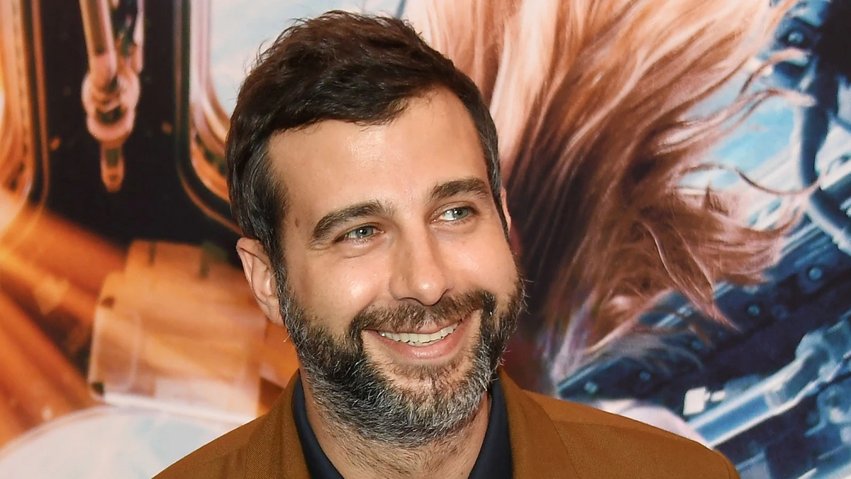 Иван Ургант прервал молчание едкими шутками над Дибровым и Долиной