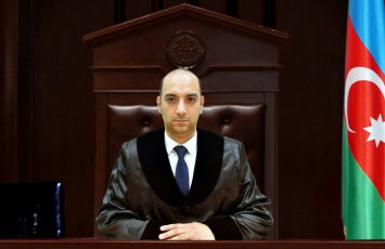 Azərbaycanda məhkəmədə hakim özü-özünə etiraz edib