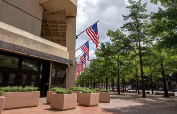 ABŞ yüz mindən çox vizanı ləğv etdi