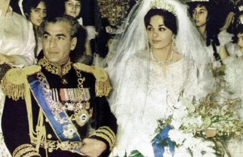 Ayətullahlar Fərəh Pəhləvinin hüzurunda - FOTO