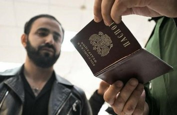 Rusiya immiqrantlar üçün tələbləri daha da sərtləşdirmək istəyir