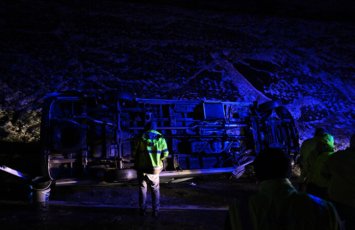 İstanbulda mikroavtobus aşdı: 11 yaralı