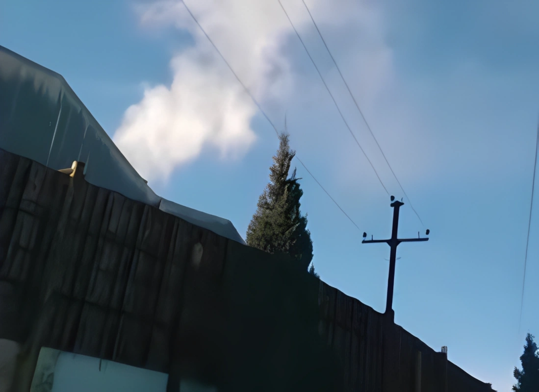 Abşeronda sakinlər zavoddan yayılan tüstü və səs-küydən ŞİKAYƏT EDİRLƏR - VİDEO