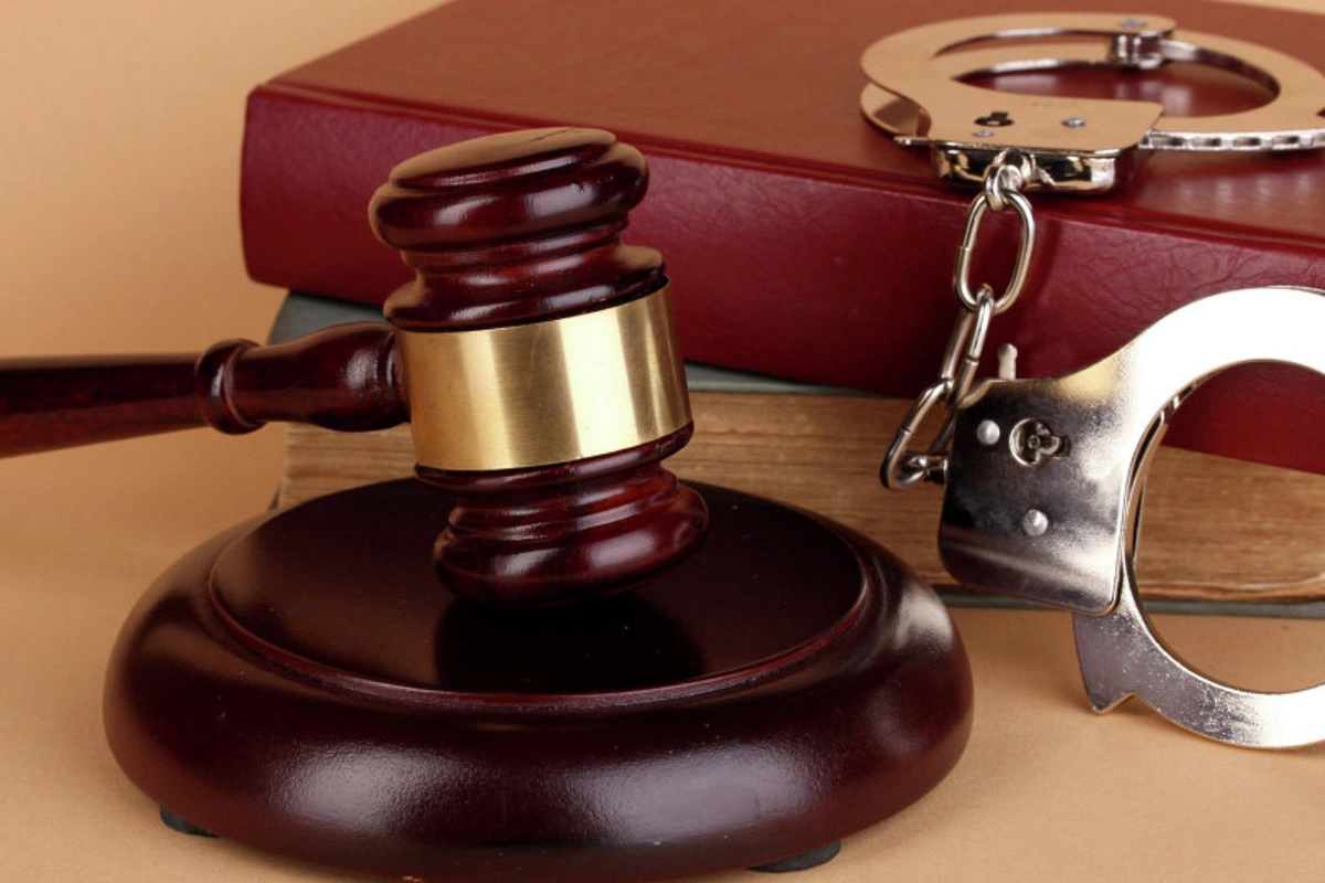 Altı milyon manatlıq mənimsəmədə ittiham olunan MN-in sabiq xidmət rəisinin cəzası azaldıldı