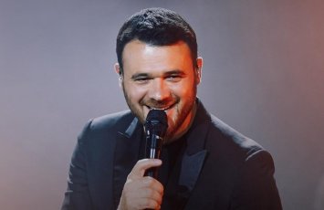 Emin Ağalarovun pərəstişkarları ilə səmimi görüşü - VİDEO