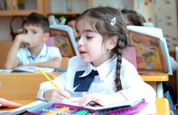 Bu gün qış tətilindən öncə son dərs günüdür