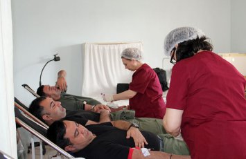 Hərbi qulluqçular qanvermə aksiyasında iştirak edib - FOTO