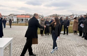 Cəbrayıl rayonunun Horovlu kəndinə çatan ailələrə evlərinin açarları təqdim olundu - FOTO