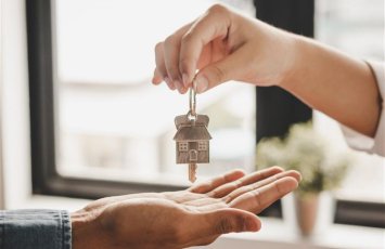 Bu il evlərin qiyməti enə bilər? - VİDEO