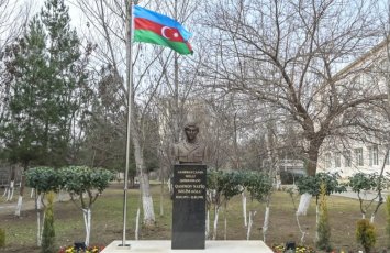 Natiq Qasımovun oxuduğu məktəbdə büstünün açılışı oldu - FOTO
