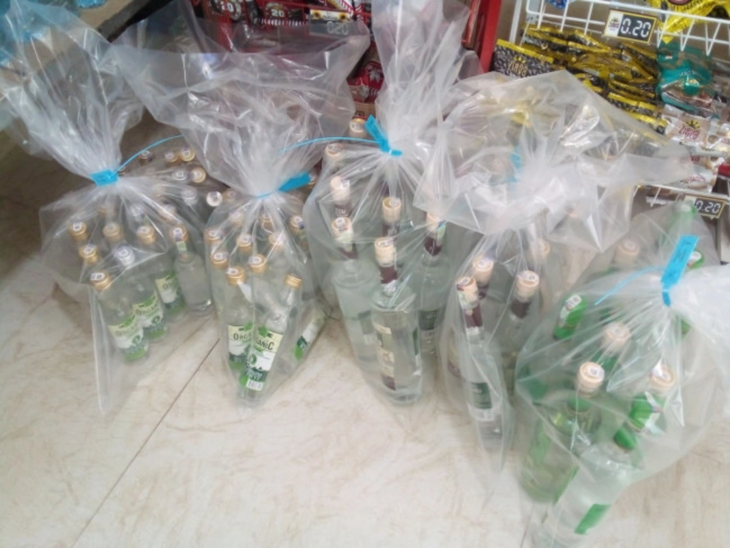 Gəncədə mağazalarda məşhur markaya aid saxta araqlar aşkarlandı