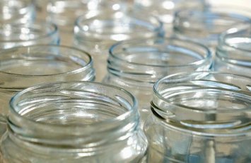 Boş şüşə bankaları təcili atın: Sağlamlığınız üçün gizli təhlükə