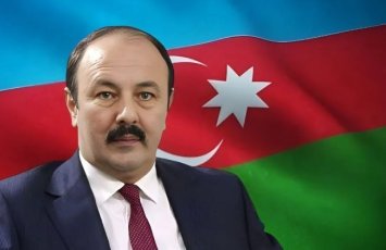 Dünyanın halı: Eynşteyndən Epşteynə… - Əkbər Qoşalı YAZIR