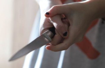 Bakıda bıçaqlanan ata öldü - 15 yaşlı qızı saxlanıldı