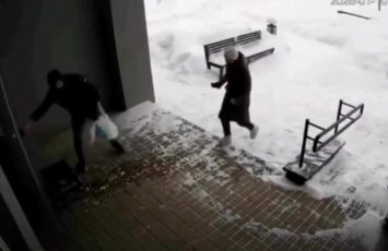 Saniyəlik fərqlə ölümdən döndü - VİDEO