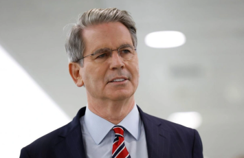 Bessent: Tramp FES rəhbəri vəzifəsinə namizədi məhkəməyə verə biləcəyini zarafatla deyib