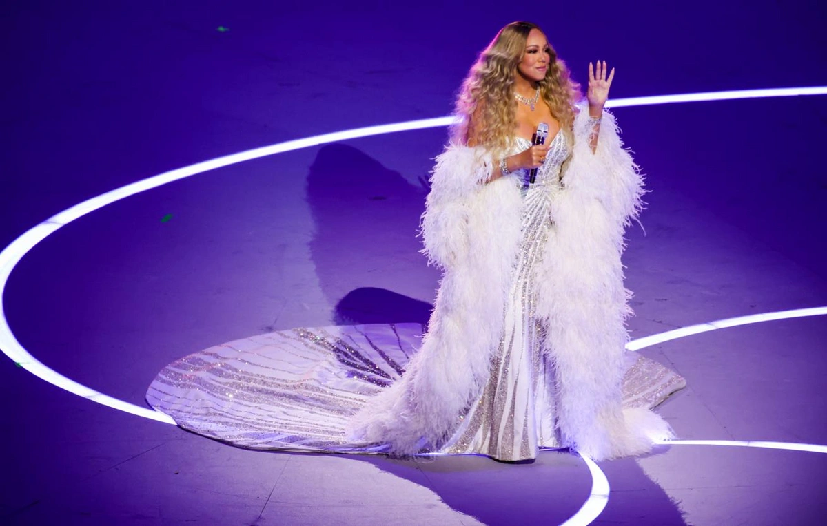 В МОК объяснили выступление Мэрайи Кэри с телесуфлером на церемонии открытия