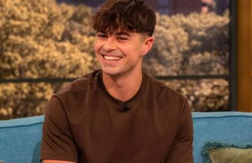 Англичанин сделал состояние на грязных носках