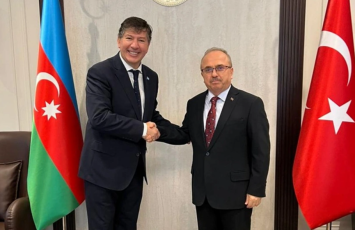 Qarafuliç və Akgün WUF13 çərçivəsində Azərbaycana dəstəyi müzakirə ediblər