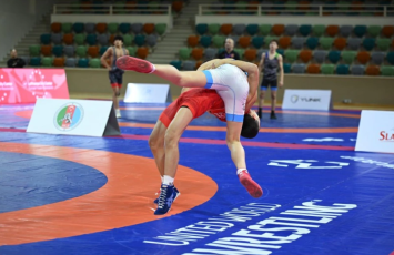 Gəncədə 17 yaşadək güləşçilər arasında Azərbaycan çempionatına start verilib