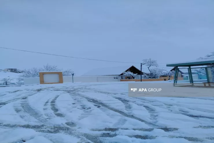 Qərb bölgəsinə güclü qar yağdı - FOTO