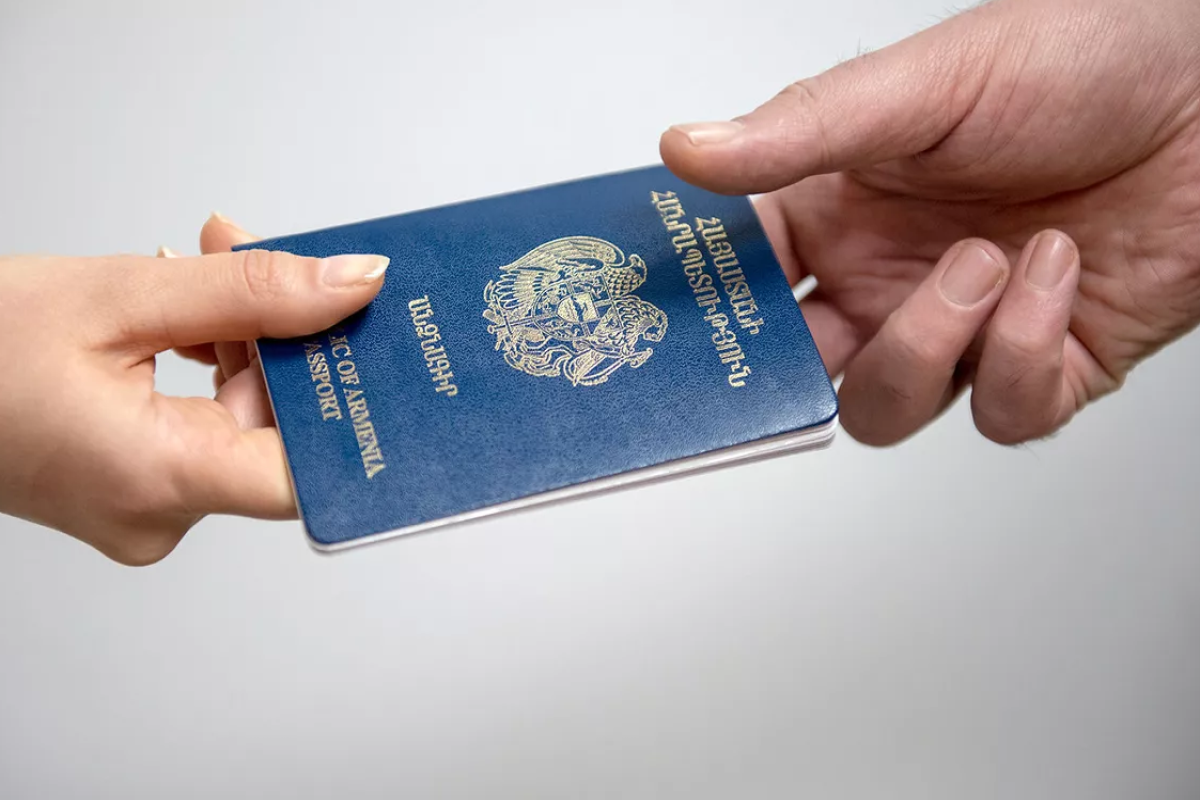 Qarabağı könüllü tərk etmiş ermənilərdən 30 mini artıq Ermənistan vətəndaşlığı alıb