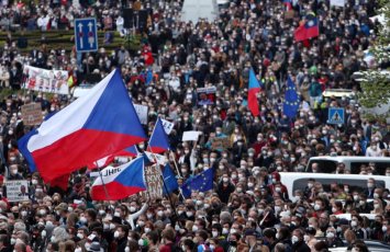 Народ вышел за президента