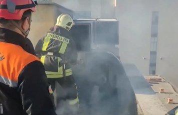 В Сумгайыте начался пожар в жилом доме