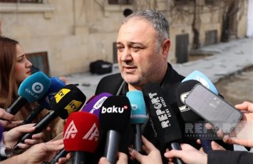 Свидетель: Из горящего здания в Баку эвакуировано около 20 жителей