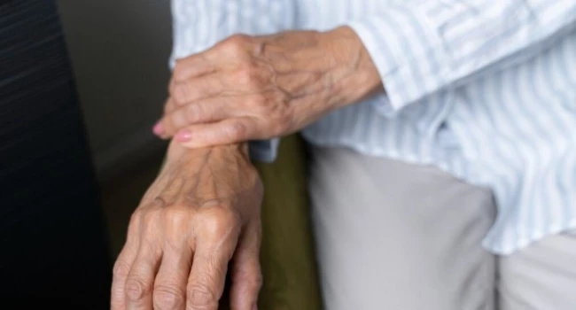 Найден способ выявлять болезнь Паркинсона по волосам