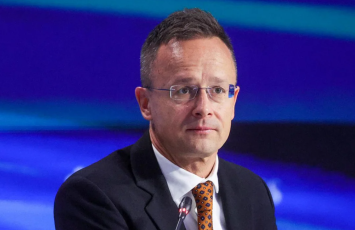 Peter Siyarto: Aİ Macarıstanda öz maraqlarına uyğun hakimiyyət dəyişikliyi istəyir