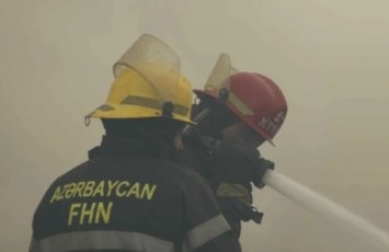 Balakəndə avtomobil təmiri sexi və orada olan avtomobil yandı