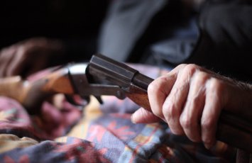 В Лянкяране мужчина застрелил жену и покончил с собой